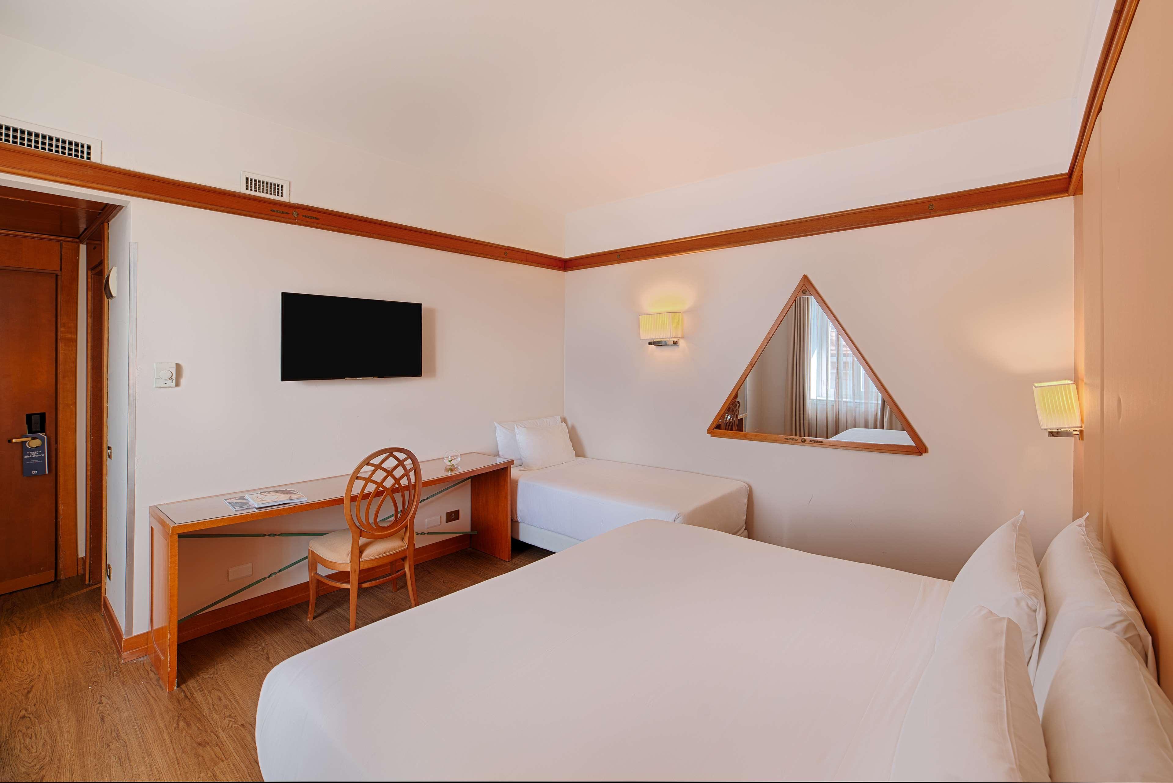 Nh Pisa Hotel Buitenkant foto