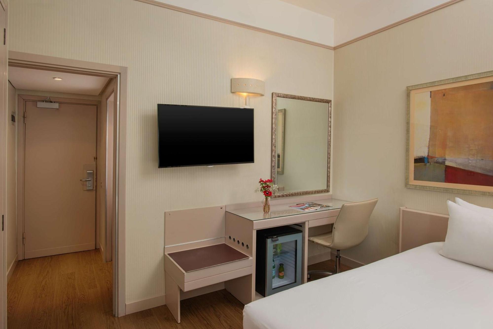 Nh Pisa Hotel Buitenkant foto