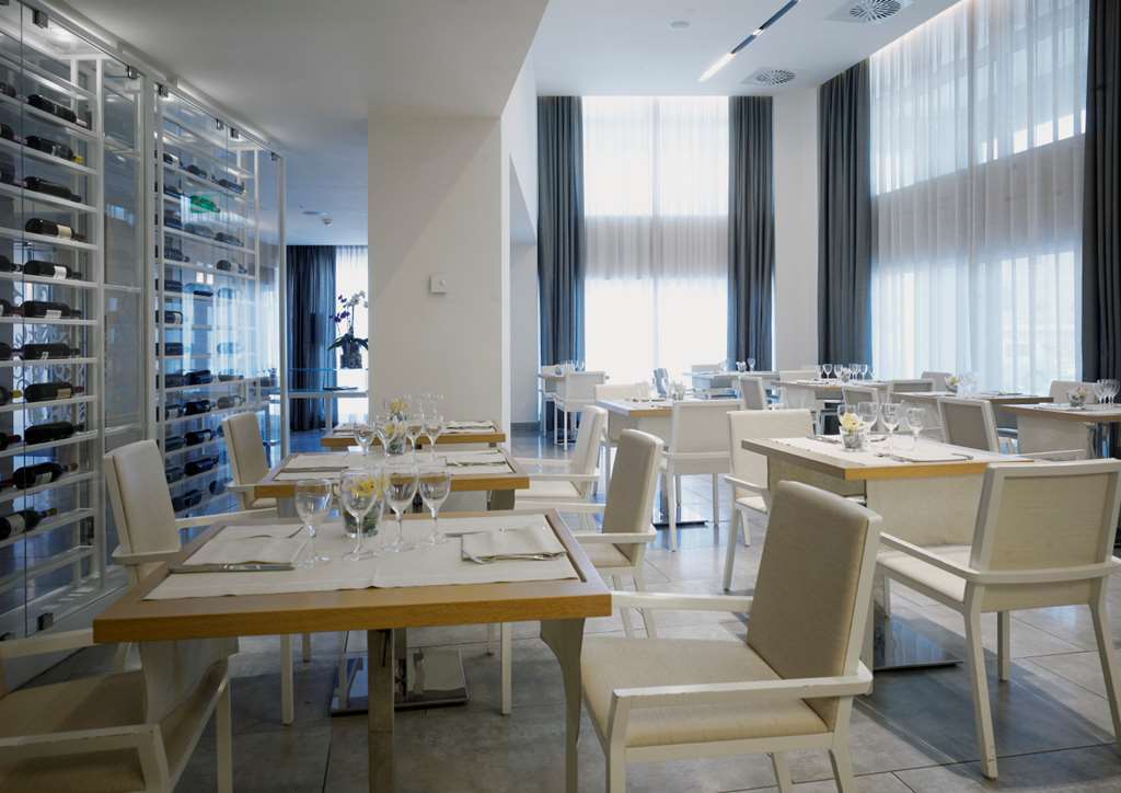 Nh Pisa Hotel Restaurant foto